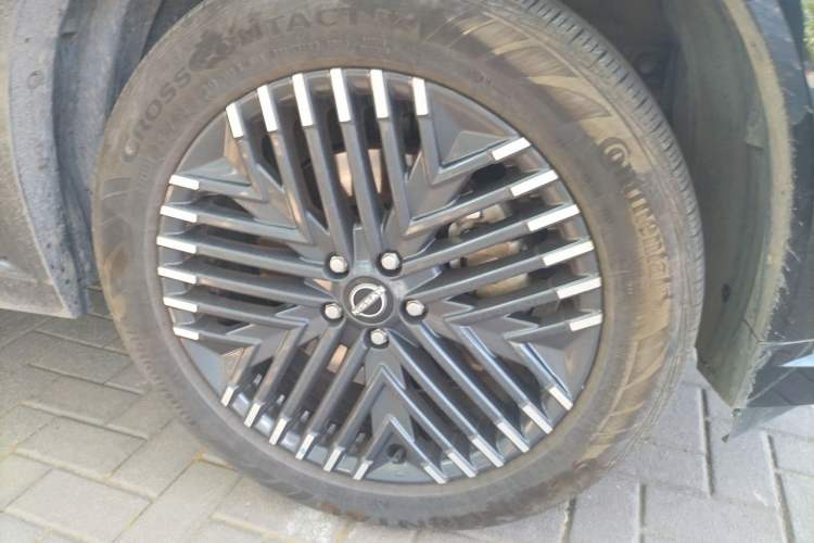 Used Nissan Pathfinder 2024 380 VC-TURBO Four-Wheel Drive Intelligent Driving Version 6 Seats Right Front Wheel Hub