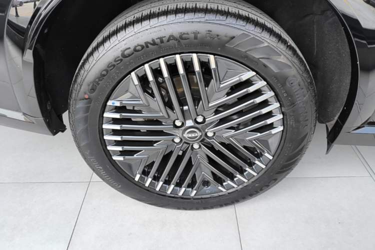 Used Nissan Pathfinder 2024 380 VC-TURBO Four-Wheel Drive Intelligent Driving Version 7 Seats Right Rear Wheel Hub