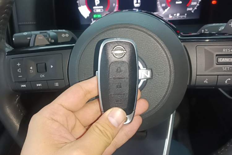 Used Nissan Pathfinder 2024 380 VC-TURBO Two-Wheel Drive Smart Enjoyment Edition 6 Seats Vehicle Key