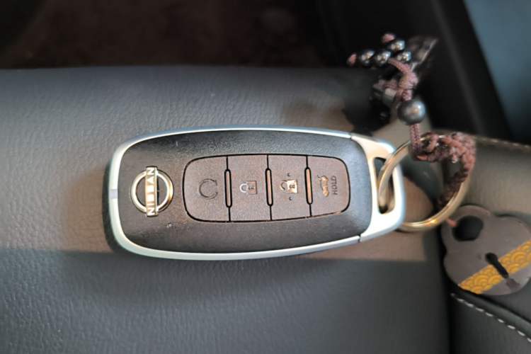 Used Nissan Pathfinder 2024 380 VC-TURBO Four-Wheel Drive Intelligent Driving Version 7 Seats Vehicle Key