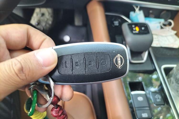 Used Nissan Pathfinder 2024 380 VC-TURBO Four-Wheel Drive Intelligent Driving Version 6 Seats Vehicle Key