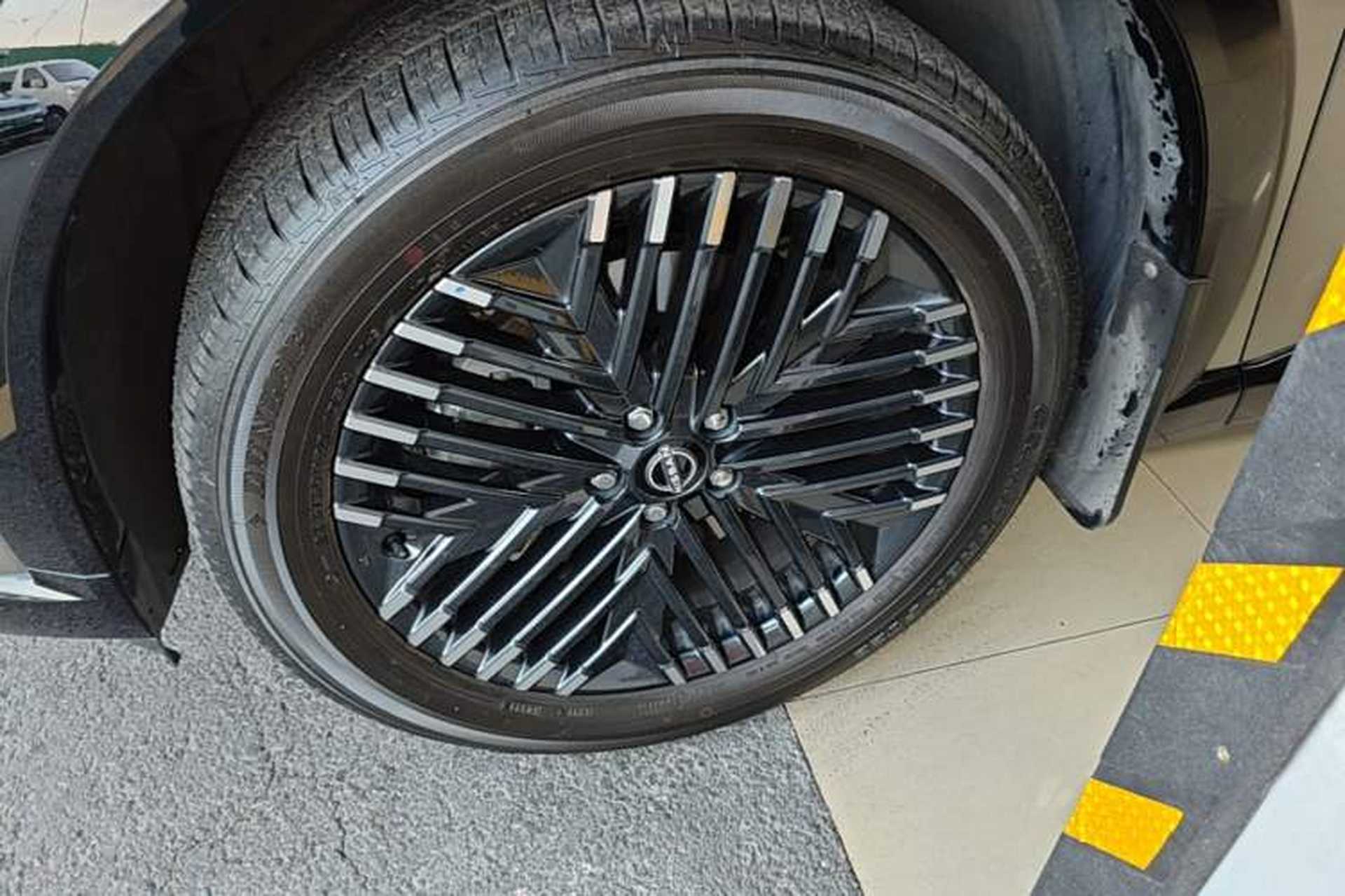 Used Nissan Pathfinder 2024 380 VC-TURBO Four-Wheel Drive Intelligent Driving Version 6 Seats Left Front Wheel Hub