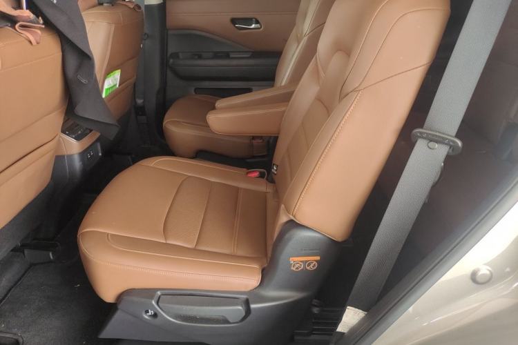Used Nissan Pathfinder 2024 380 VC-TURBO Four-Wheel Drive Intelligent Driving Version 6 Seats Left Rear Seat