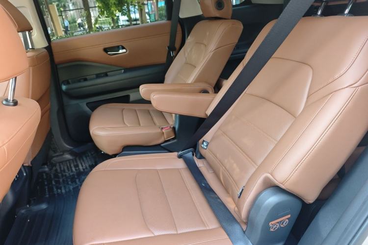 Used Nissan Pathfinder 2024 380 VC-TURBO Four-Wheel Drive Intelligent Driving Version 6 Seats Left Rear Seat