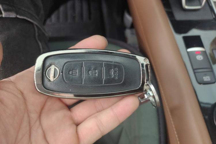 Used Nissan Pathfinder 2024 380 VC-TURBO Four-Wheel Drive Intelligent Driving Version 6 Seats Vehicle Key