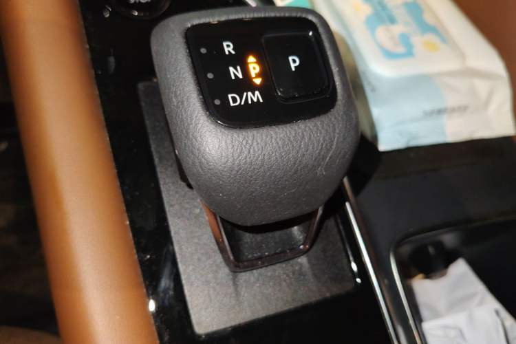 Used Nissan Pathfinder 2024 380 VC-TURBO Four-Wheel Drive Intelligent Driving Version 6 Seats Gear Lever