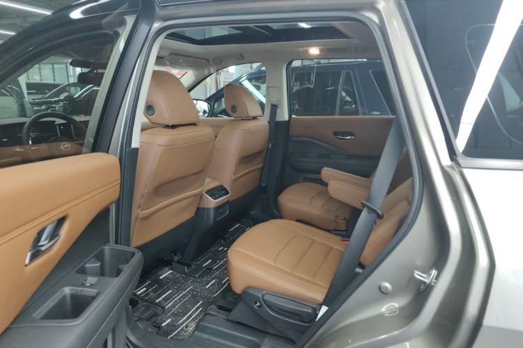 Used Nissan Pathfinder 2024 380 VC-TURBO Four-Wheel Drive Intelligent Driving Version 6 Seats Interior 2