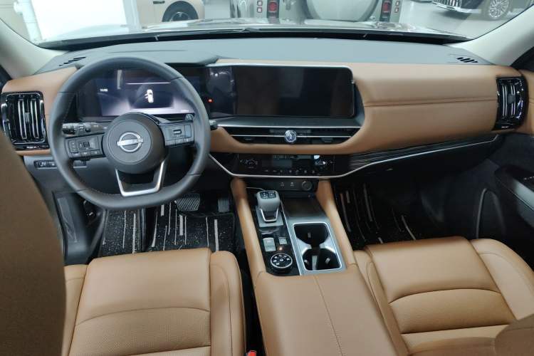 Used Nissan Pathfinder 2024 380 VC-TURBO Four-Wheel Drive Intelligent Driving Version 6 Seats Interior 3