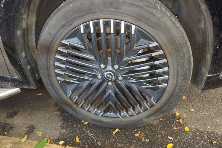 Used Nissan Pathfinder 2024 380 VC-TURBO Four-Wheel Drive Intelligent Driving Version 7 Seats Right Front Wheel Hub