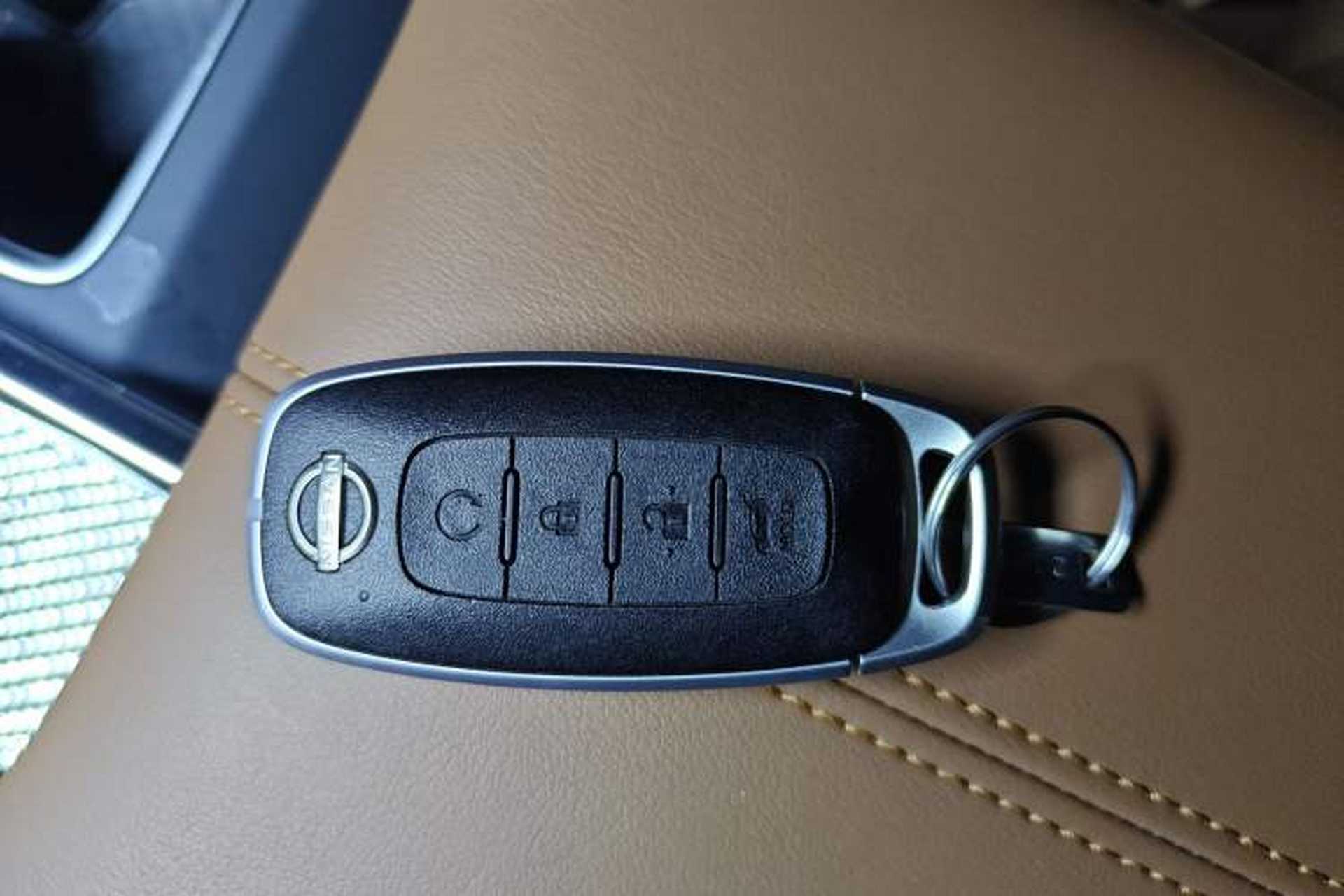 Used Nissan Pathfinder 2024 380 VC-TURBO Four-Wheel Drive Intelligent Driving Version 6 Seats Vehicle Key