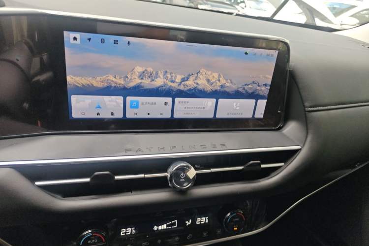 Used Nissan Pathfinder  Audio And AC Panel