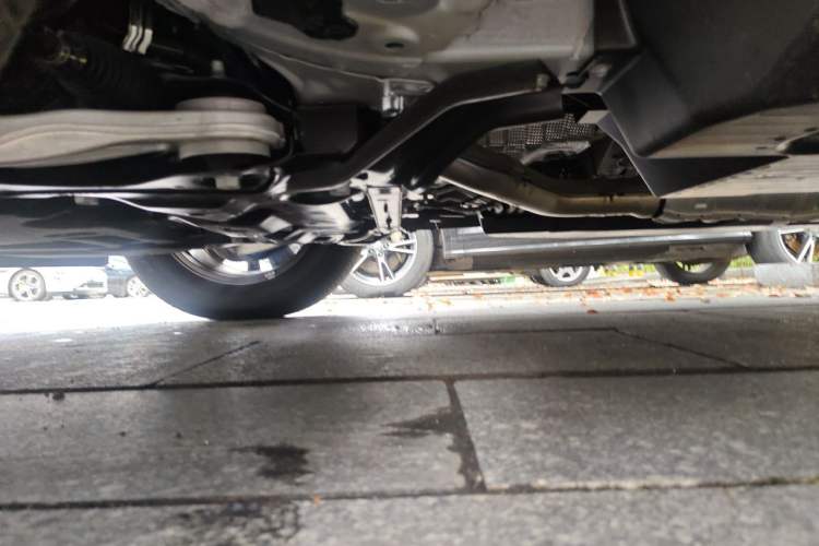 Used Nissan Pathfinder  Chassis Front Left