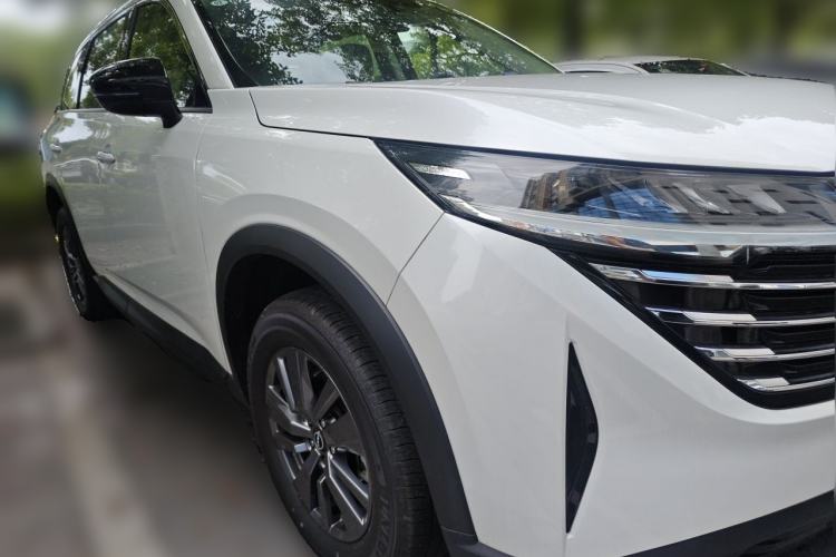 Used Nissan Pathfinder  Front Right 45 Deg