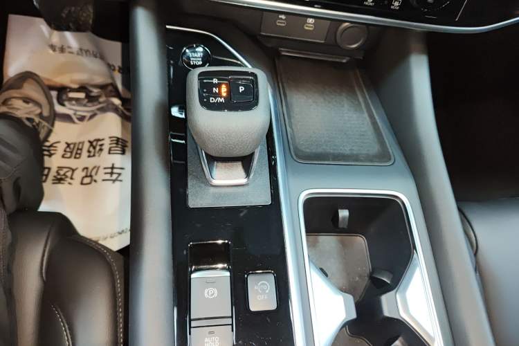 Used Nissan Pathfinder 2024 380 VC-TURBO Four-Wheel Drive Intelligent Driving Version 6 Seats Gear Lever