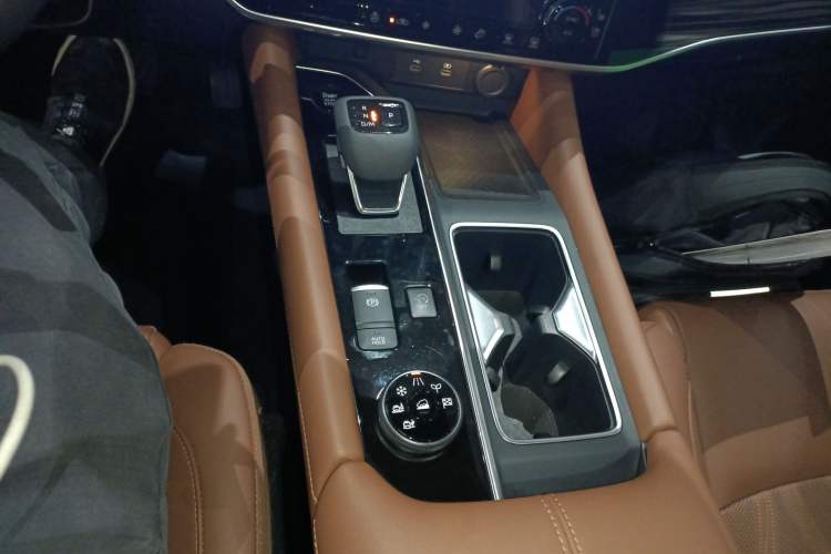 Used Nissan Pathfinder 2024 380 VC-TURBO Four-Wheel Drive Prestige Edition 6 Seats Gear Lever