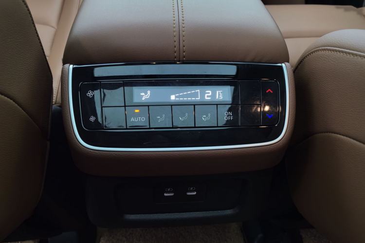 Used Nissan Pathfinder 2024 380 VC-TURBO Four-Wheel Drive Intelligent Driving Version 6 Seats Interior 7
