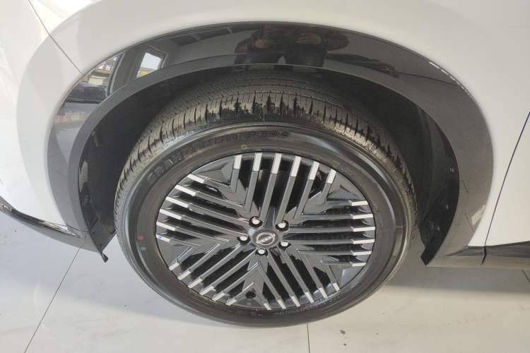 Used Nissan Pathfinder 2024 380 VC-TURBO Four-Wheel Drive Intelligent Driving Version 6 Seats Left Front Wheel Hub