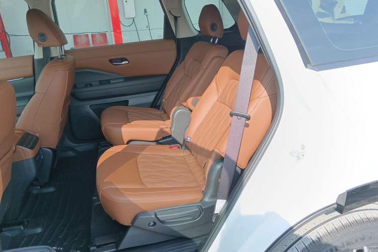 Used Nissan Pathfinder 2024 380 VC-TURBO Four-Wheel Drive Prestige Edition 6 Seats Left Rear Seat