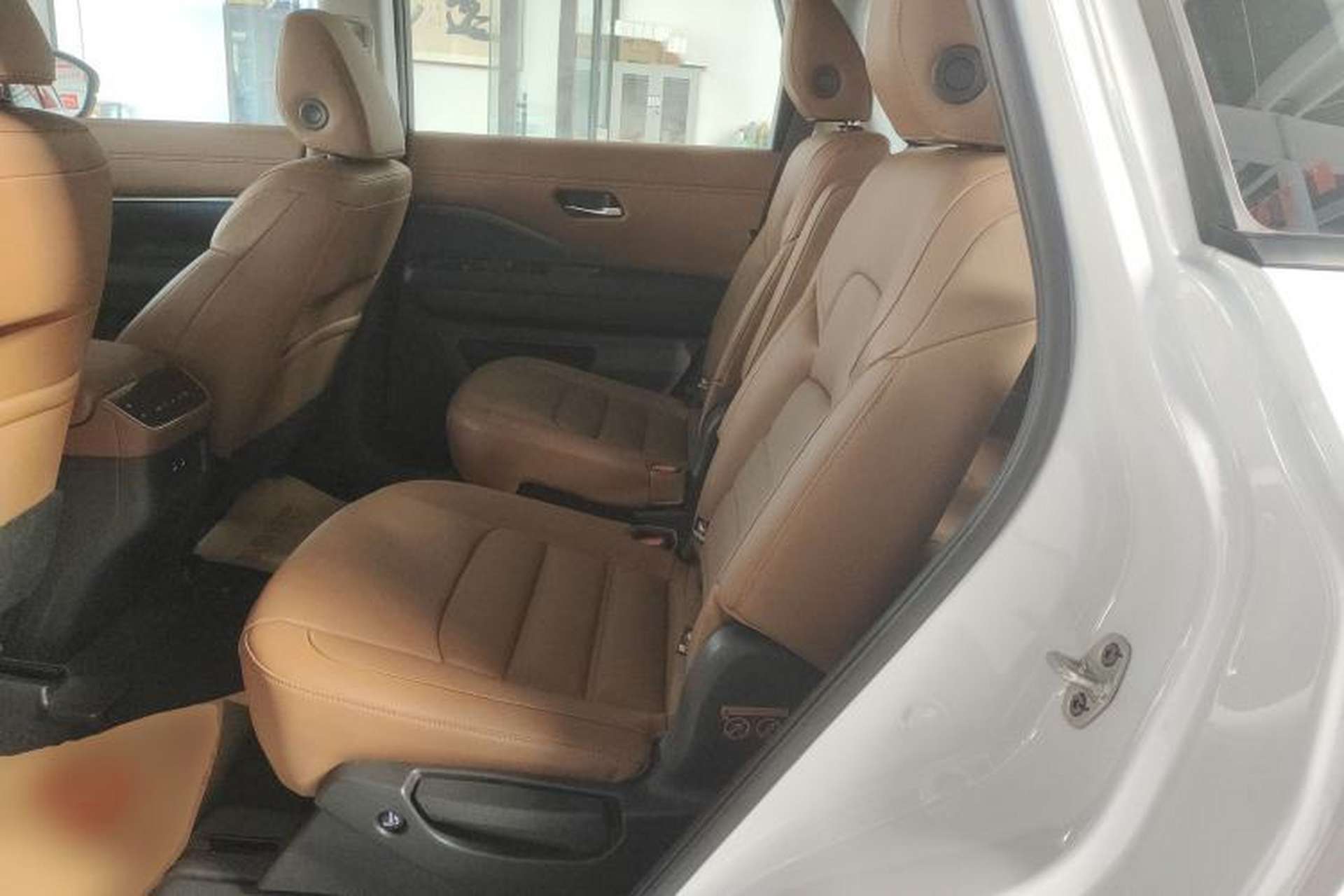 Used Nissan Pathfinder 2024 380 VC-TURBO Four-Wheel Drive Intelligent Driving Version 6 Seats Left Rear Seat