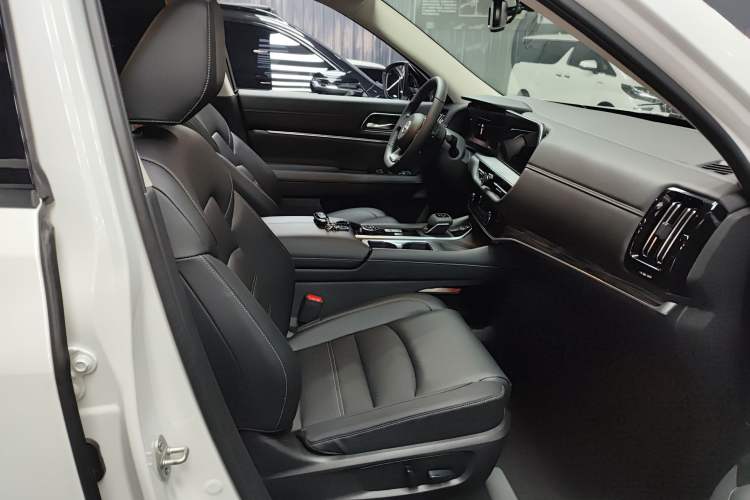 Used Nissan Pathfinder 2024 380 VC-TURBO Four-Wheel Drive Intelligent Driving Version 6 Seats Right Front Seat