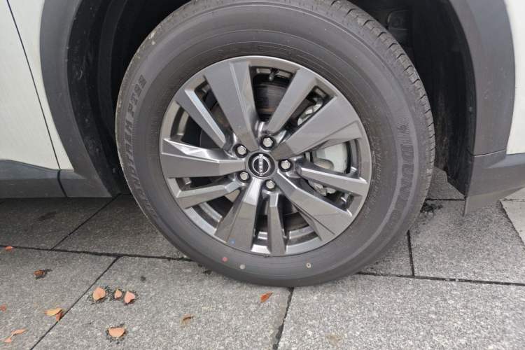 Used Nissan Pathfinder  Right Front Wheel Hub