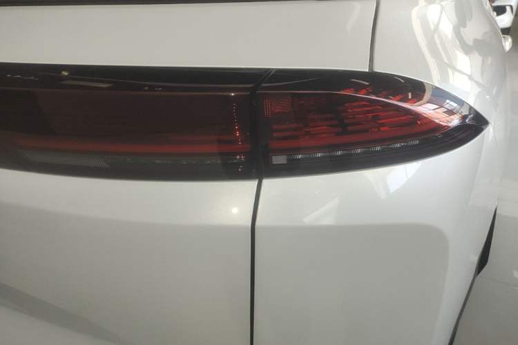 Used Nissan Pathfinder 2024 380 VC-TURBO Four-Wheel Drive Intelligent Driving Version 6 Seats Right Rear Taillight