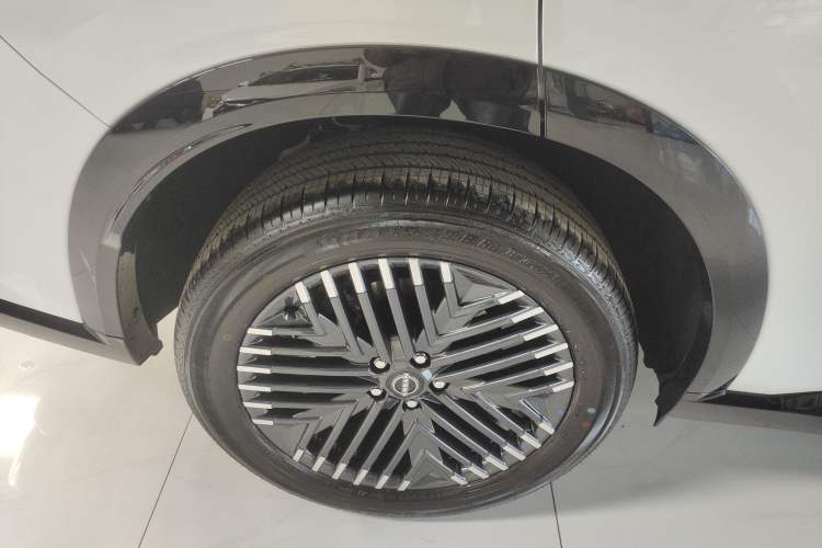 Used Nissan Pathfinder 2024 380 VC-TURBO Four-Wheel Drive Intelligent Driving Version 6 Seats Right Rear Wheel Hub