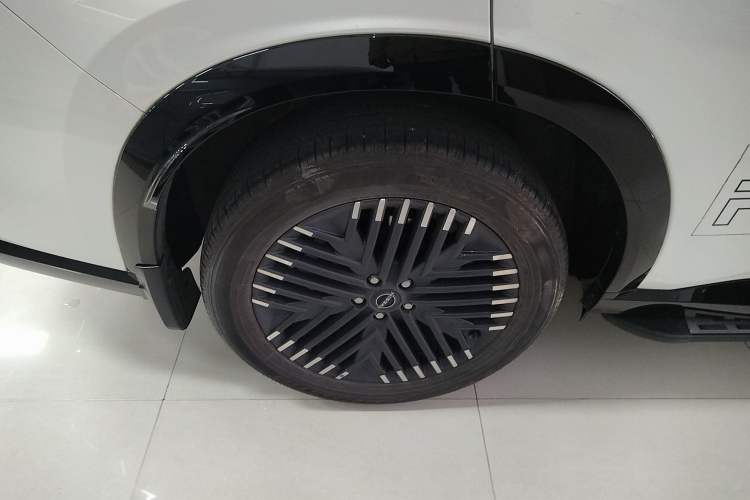 Used Nissan Pathfinder 2024 380 VC-TURBO Four-Wheel Drive Prestige Edition 6 Seats Right Rear Wheel Hub