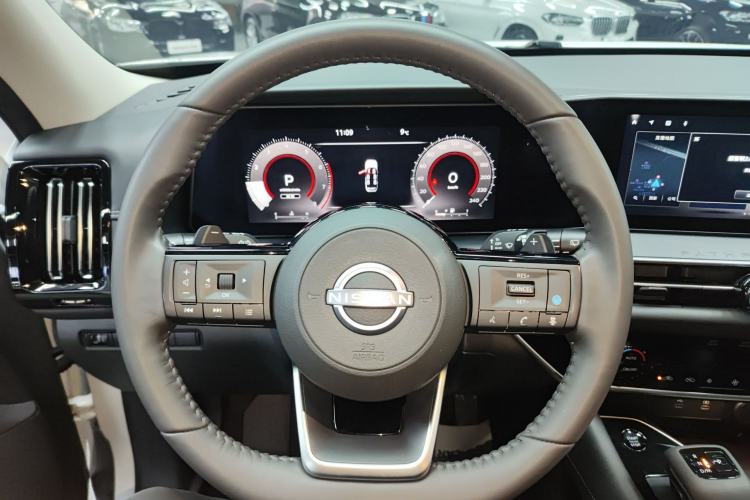 Used Nissan Pathfinder 2024 380 VC-TURBO Four-Wheel Drive Intelligent Driving Version 6 Seats Steering Wheel