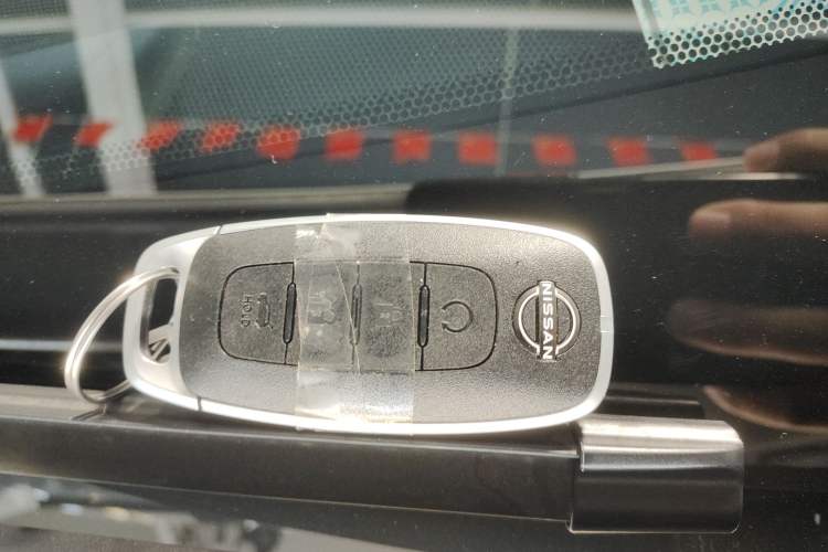 Used Nissan Pathfinder 2024 380 VC-TURBO Four-Wheel Drive Intelligent Driving Version 6 Seats Vehicle Key