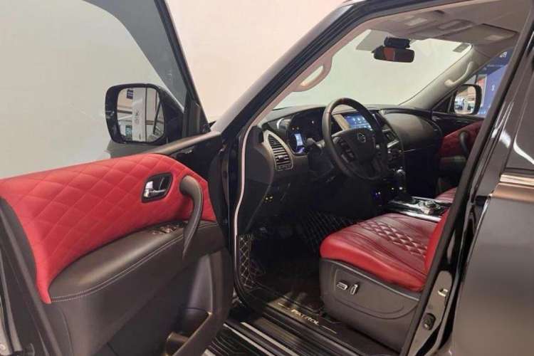 Used Nissan Patrol  Interior 2