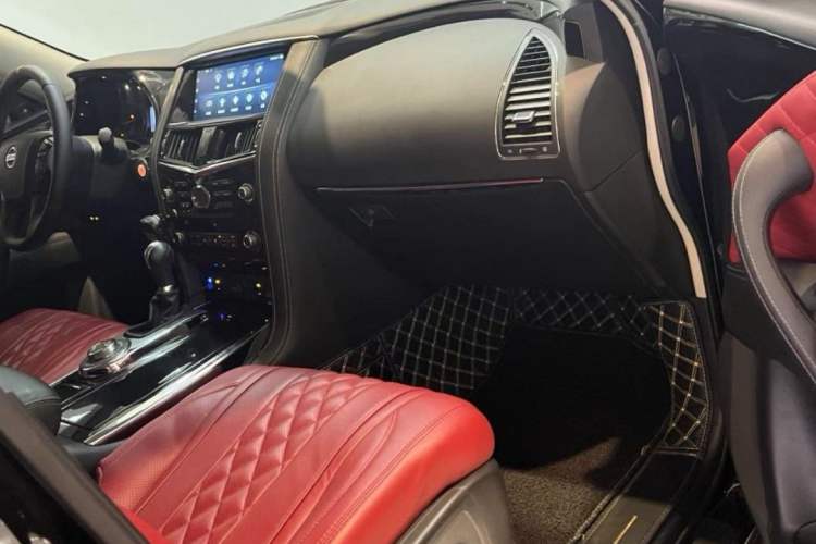 Used Nissan Patrol  Interior 4