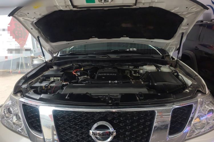 Used Nissan Patrol  Engine Bay