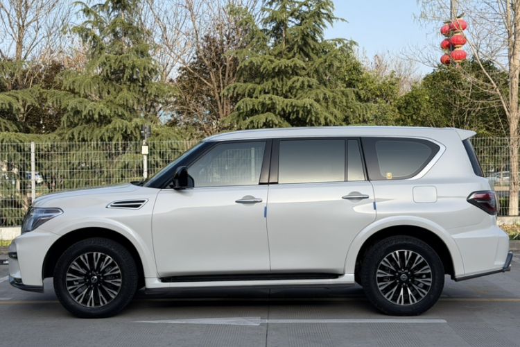 Used Nissan Patrol  Exterior 3