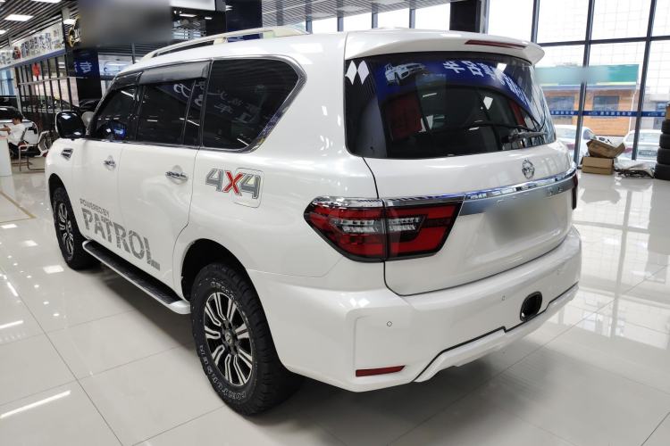 Used Nissan Patrol  Exterior 4