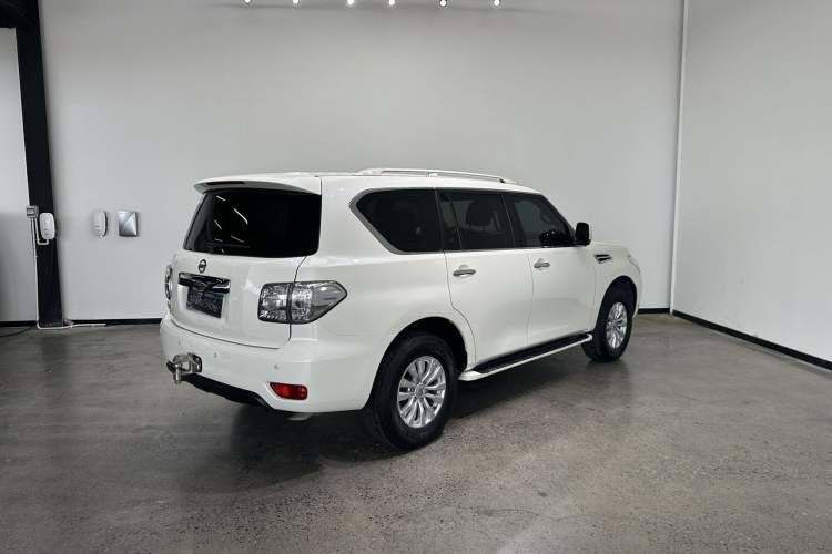 Used Nissan Patrol  Exterior 4