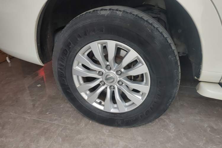 Used Nissan Patrol  Exterior 5