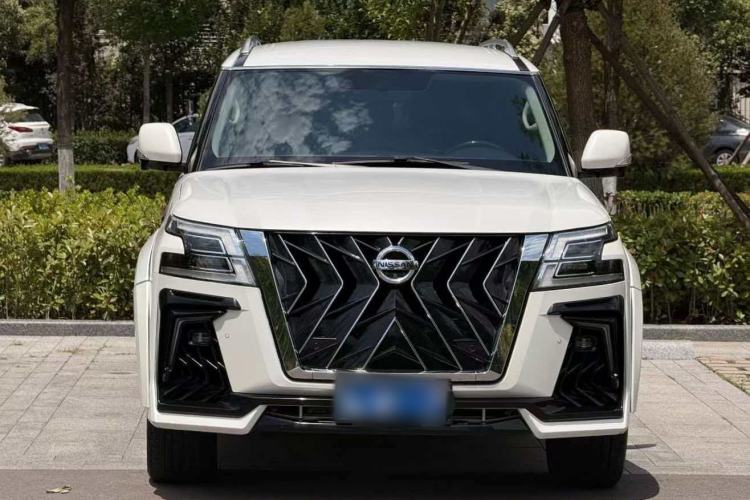 Used Nissan Patrol  Exterior 5