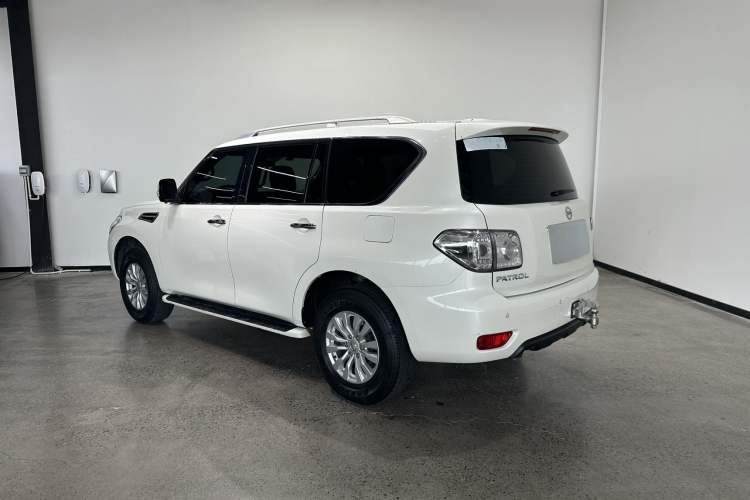 Used Nissan Patrol  Exterior 6