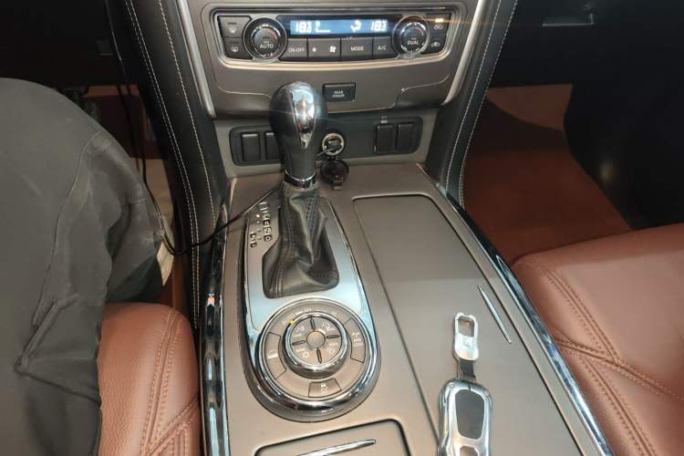 Used Nissan Patrol  Gear Lever