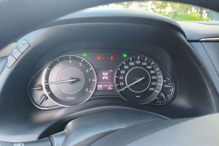 Used Nissan Patrol  Instrument Cluster