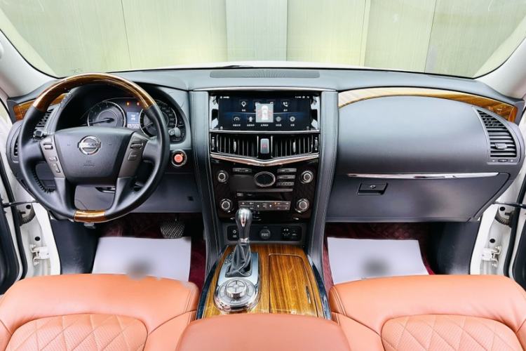 Used Nissan Patrol  Interior 1