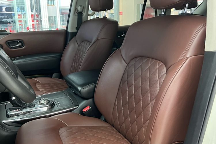 Used Nissan Patrol  Interior 1