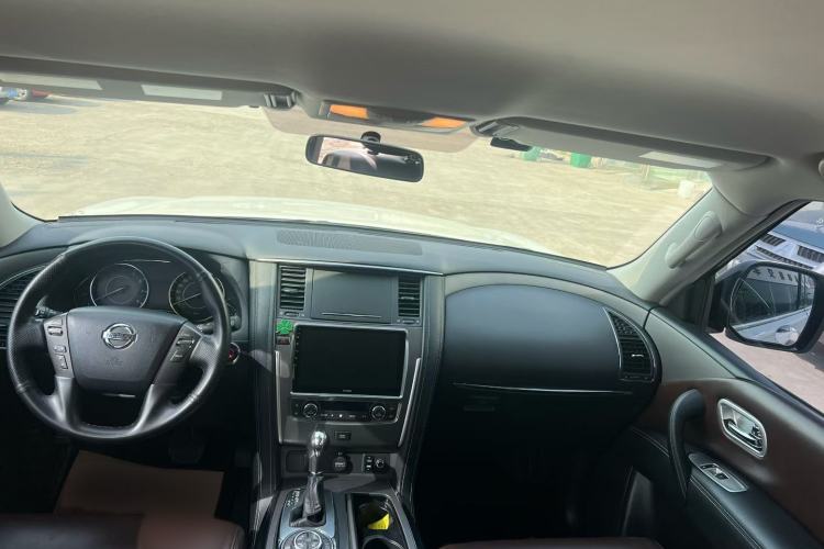 Used Nissan Patrol  Interior 1