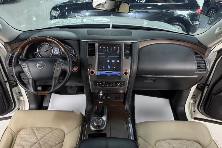 Used Nissan Patrol  Interior 1