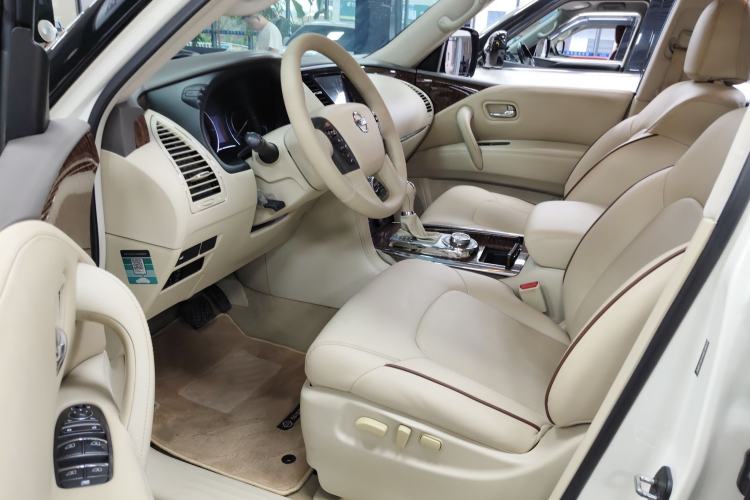 Used Nissan Patrol  Interior 1