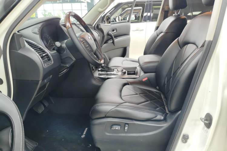 Used Nissan Patrol  Interior 1