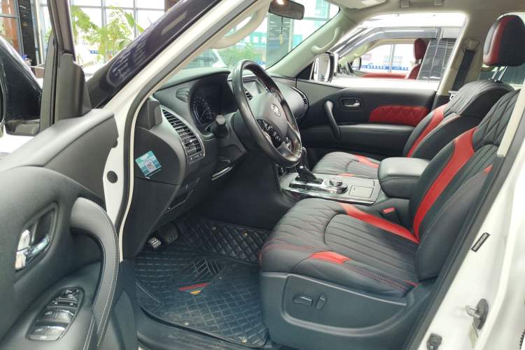 Used Nissan Patrol  Interior 1