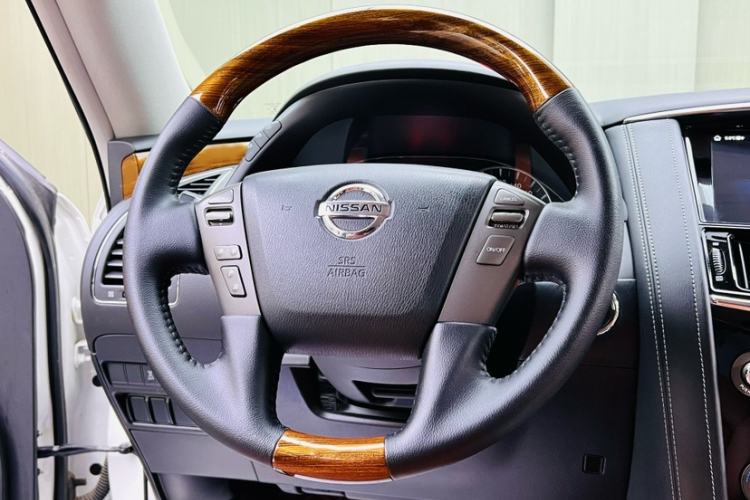 Used Nissan Patrol  Interior 2