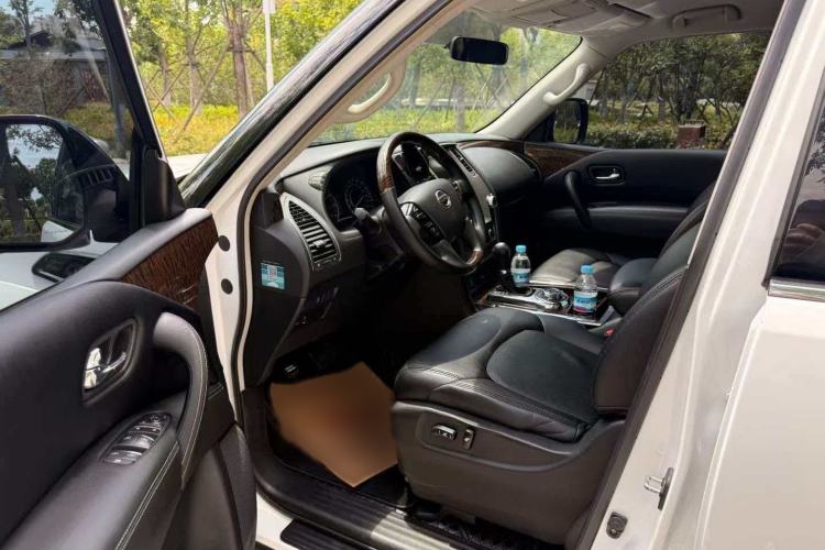 Used Nissan Patrol  Interior 2